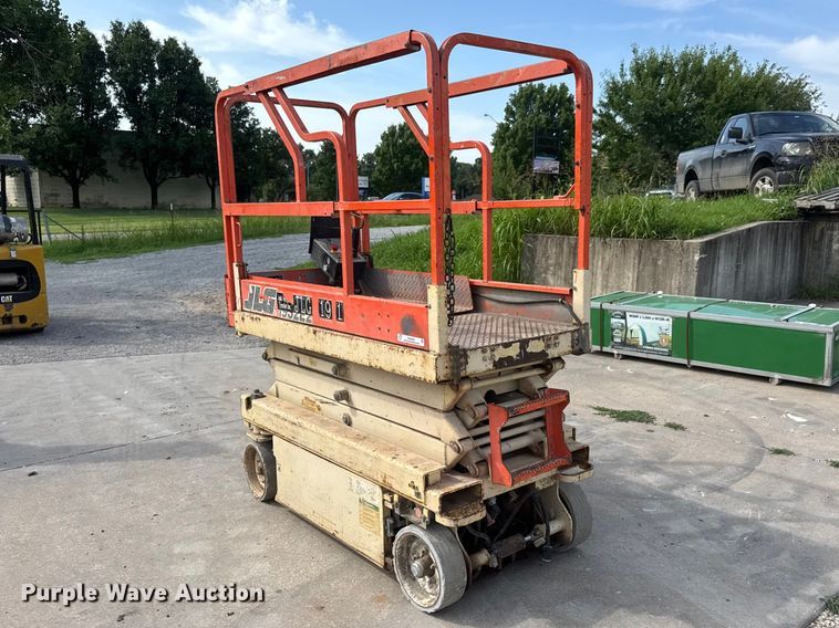 image for item NJ9205 JLG 1932E2 scissor lift