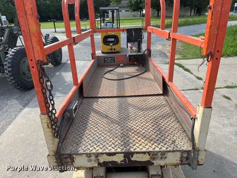 image for item NJ9205 JLG 1932E2 scissor lift