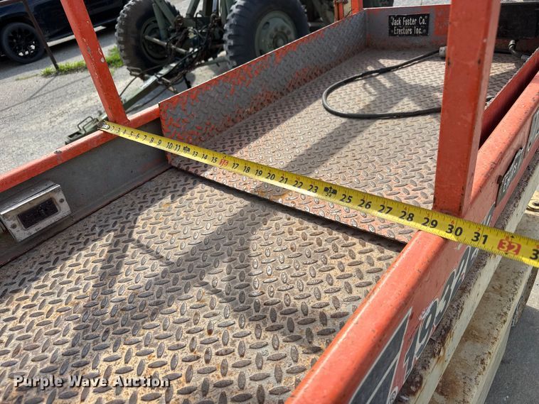 image for item NJ9205 JLG 1932E2 scissor lift