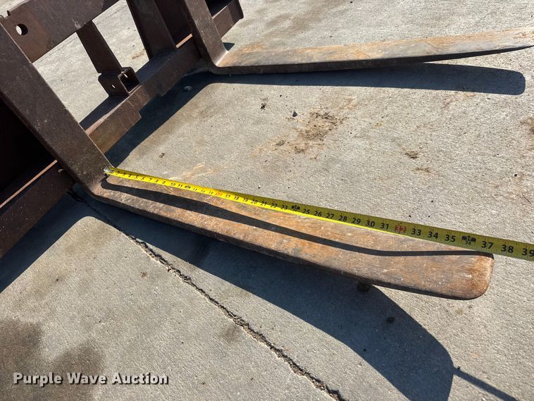 image for item NJ9218 Skid steer forks