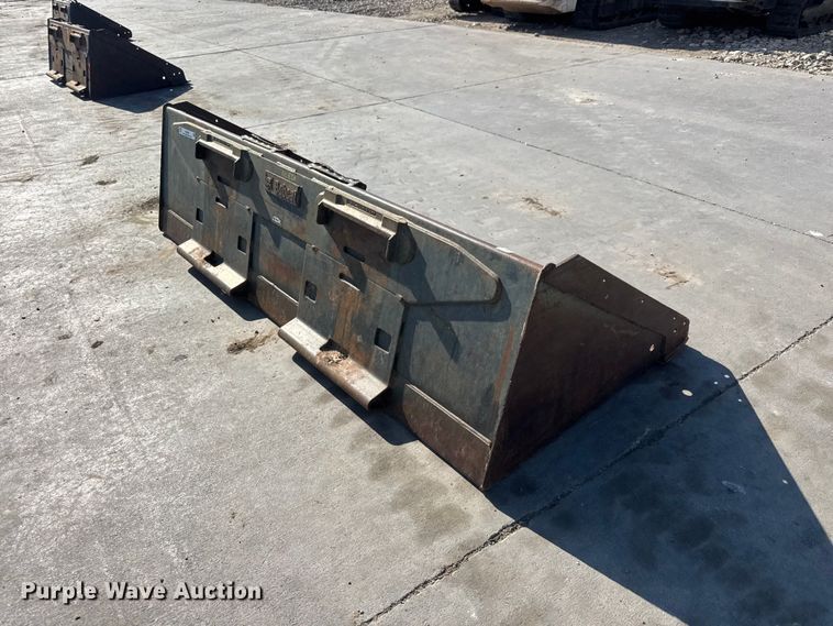 image for item NJ9220 Bobcat skid steer bucket