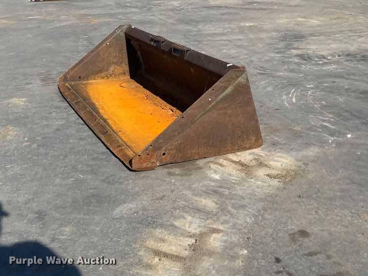image for item NJ9220 Bobcat skid steer bucket