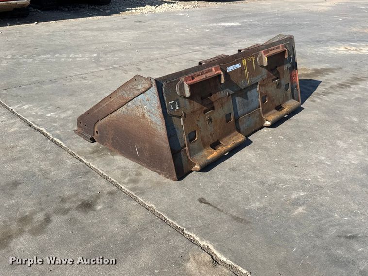 image for item NJ9221 Bobcat 62 Low Pro skid steer bucket