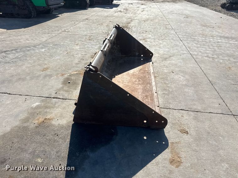 image for item NJ9222 Bobcat 68 Lo Pro skid steer bucket