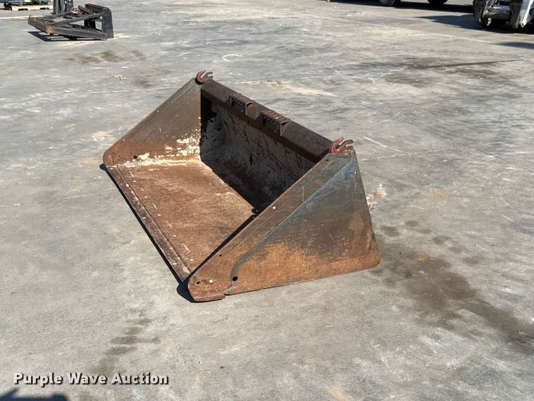 image for item NJ9222 Bobcat 68 Lo Pro skid steer bucket