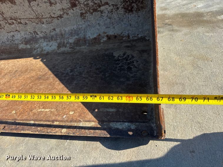 image for item NJ9222 Bobcat 68 Lo Pro skid steer bucket