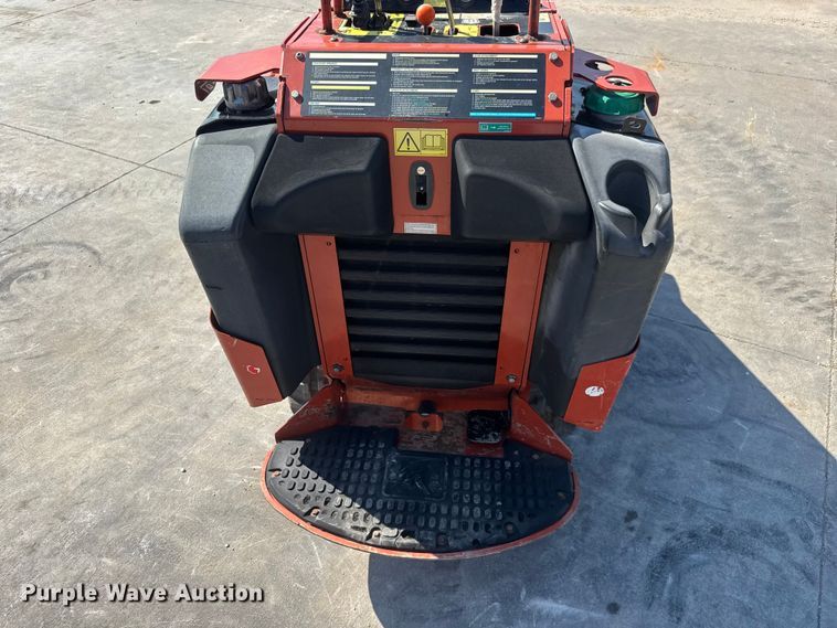 image for item NJ9229 2020 Ditch Witch SK800 compact utility loader