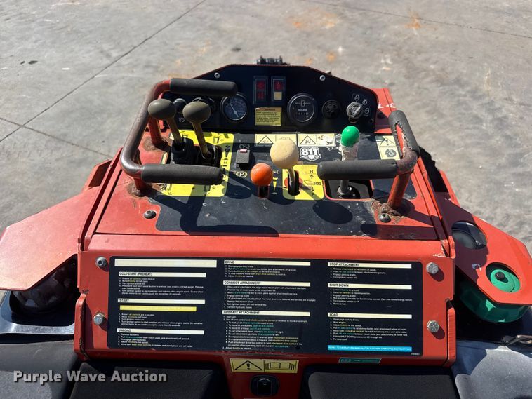 image for item NJ9229 2020 Ditch Witch SK800 compact utility loader