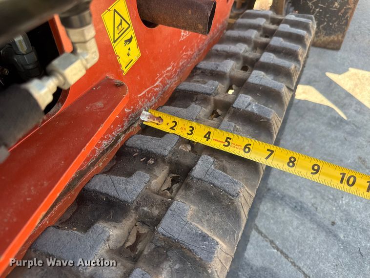 image for item NJ9229 2020 Ditch Witch SK800 compact utility loader