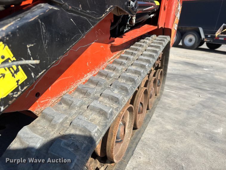 image for item NJ9229 2020 Ditch Witch SK800 compact utility loader