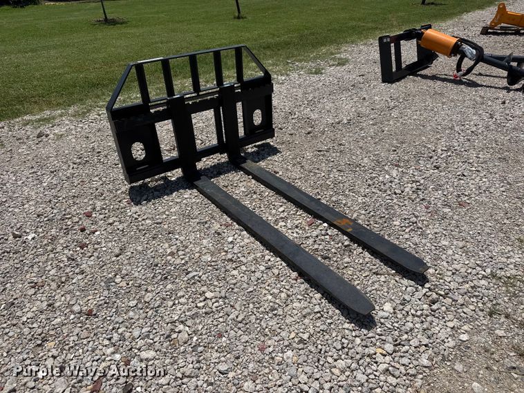 image for item NJ9235 Skid steer pallet forks