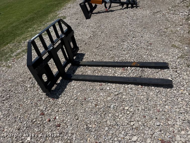 image for item NJ9235 Skid steer pallet forks