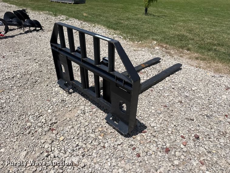 image for item NJ9235 Skid steer pallet forks