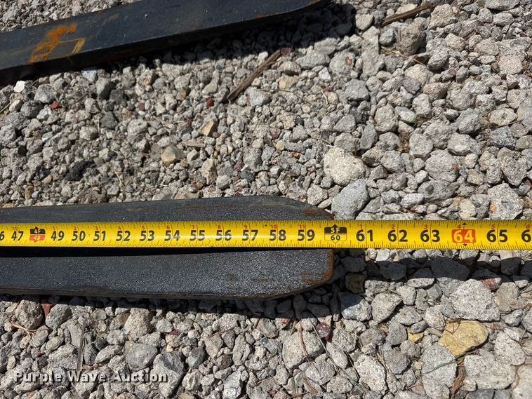 image for item NJ9235 Skid steer pallet forks