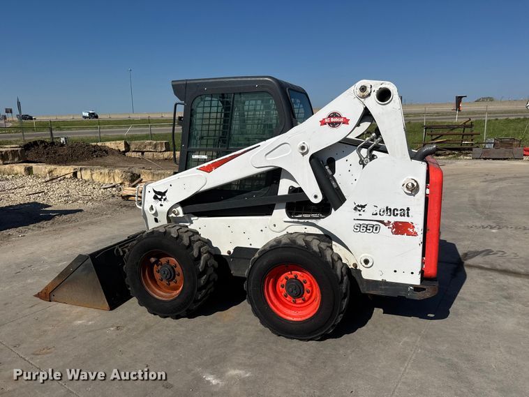 image for item NJ9245 2018 Bobcat S650 tracked skid steer loader