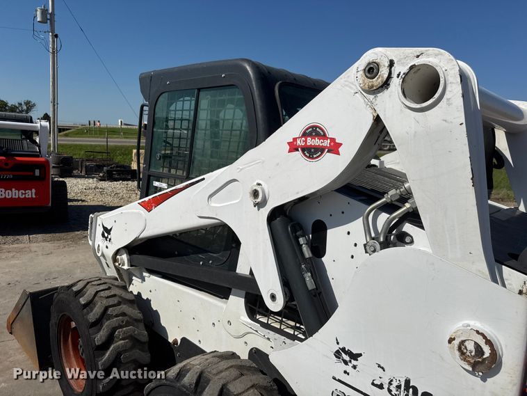 image for item NJ9245 2018 Bobcat S650 tracked skid steer loader