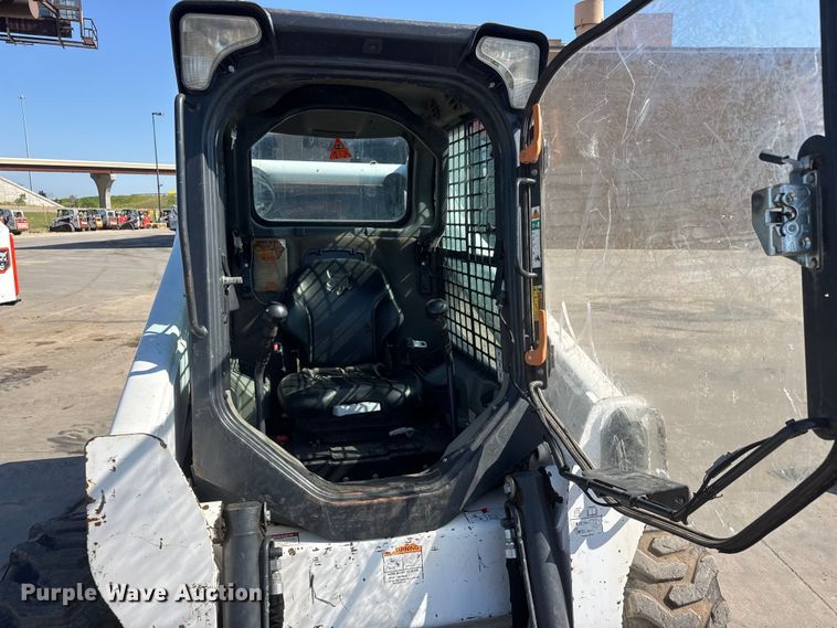 image for item NJ9245 2018 Bobcat S650 tracked skid steer loader