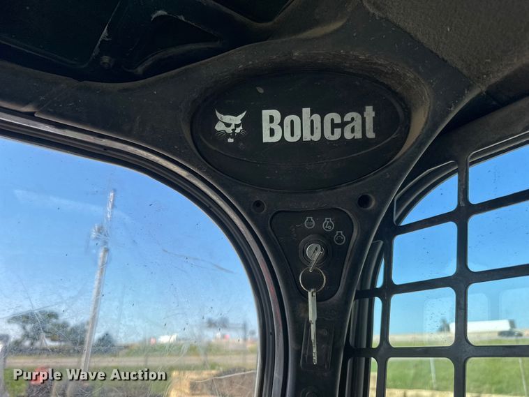 image for item NJ9245 2018 Bobcat S650 tracked skid steer loader