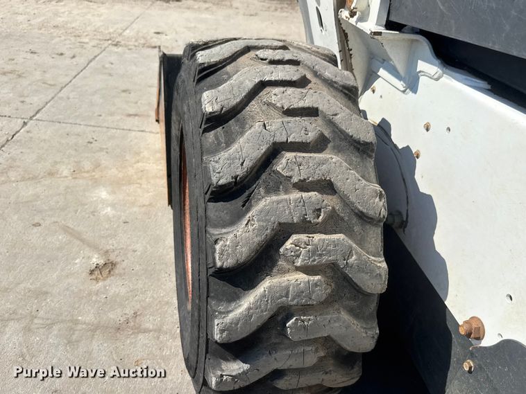 image for item NJ9245 2018 Bobcat S650 tracked skid steer loader