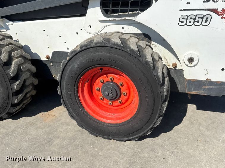 image for item NJ9245 2018 Bobcat S650 tracked skid steer loader