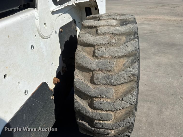 image for item NJ9245 2018 Bobcat S650 tracked skid steer loader