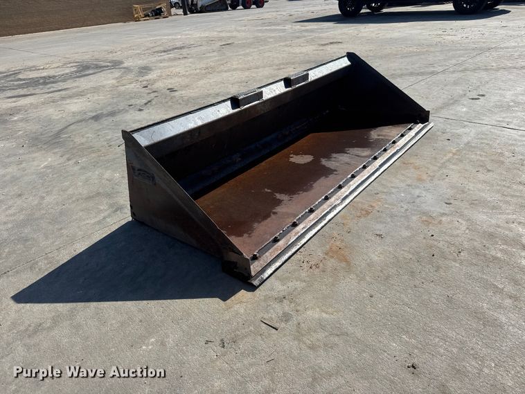 image for item NJ9246 Skid steer bucket
