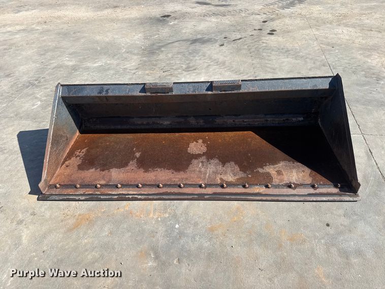 image for item NJ9246 Skid steer bucket