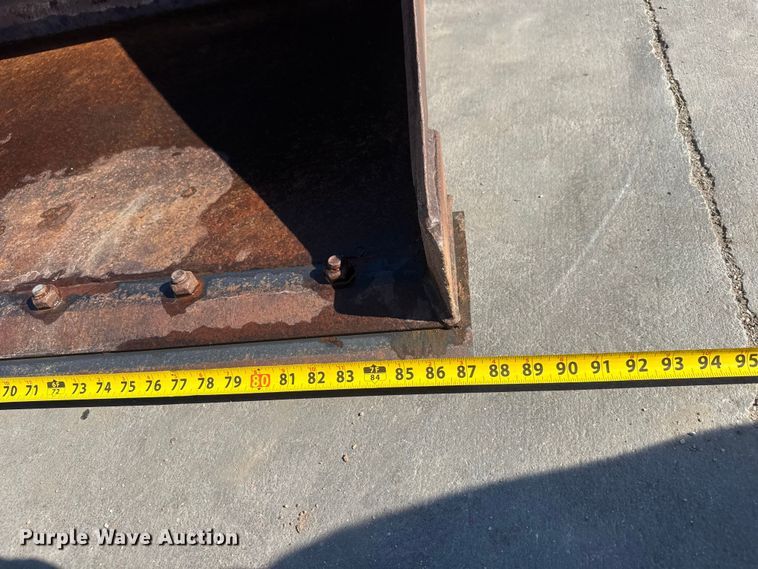 image for item NJ9246 Skid steer bucket