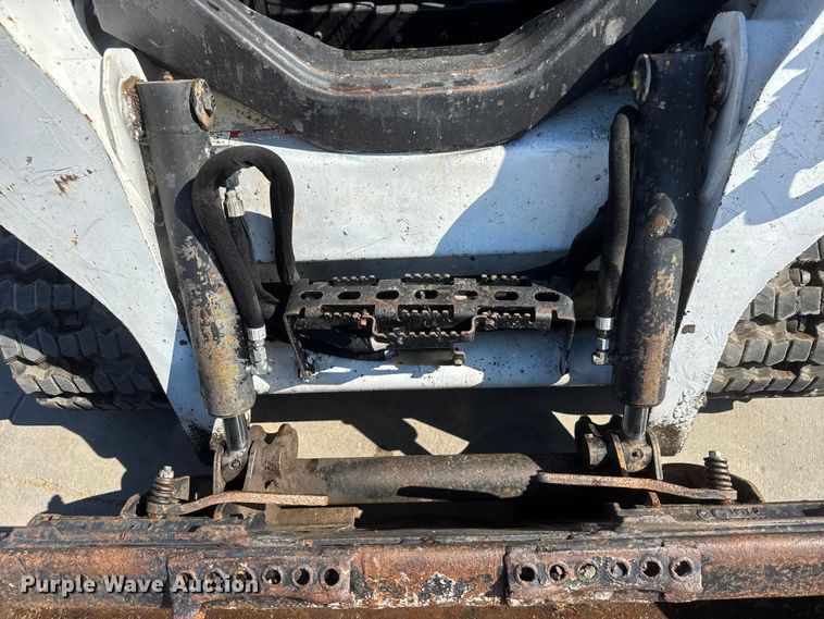 image for item NJ9247 2016 Bobcat T550 tracked skid steer loader