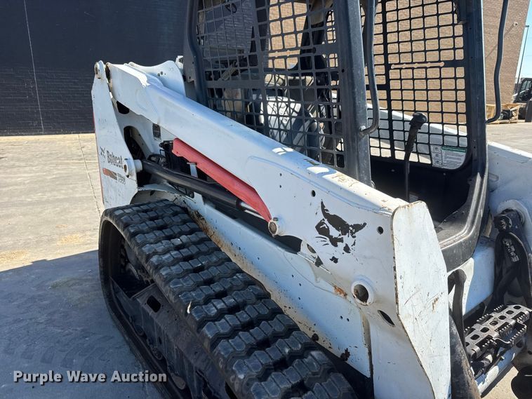 image for item NJ9247 2016 Bobcat T550 tracked skid steer loader