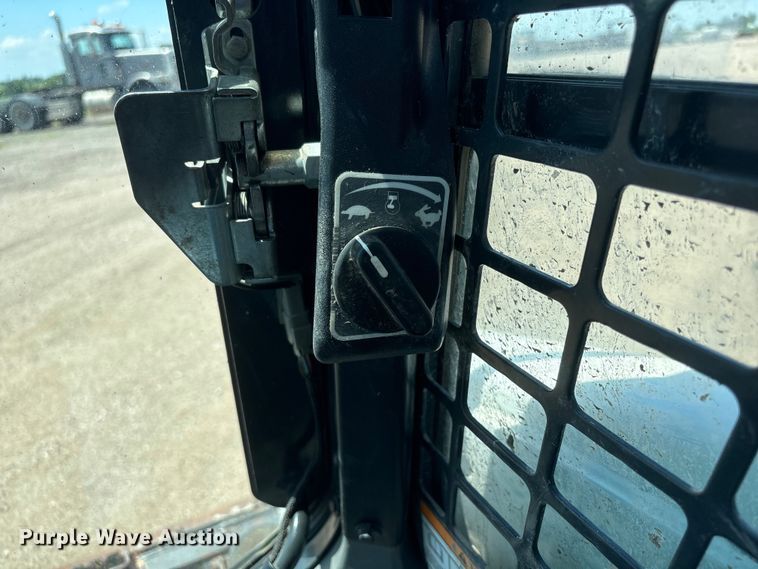 image for item NM9807 2019 Bobcat T595 tracked skid steer loader