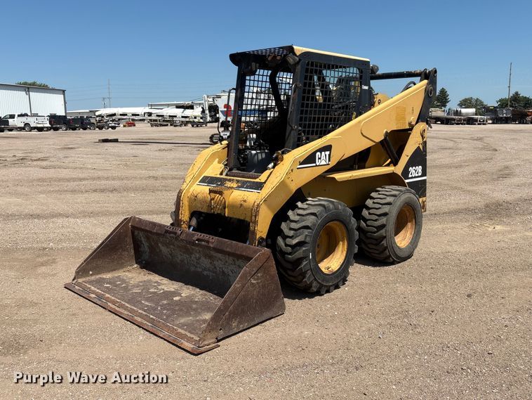 image for item NM9809 2004 Caterpillar 262B skid steer loader