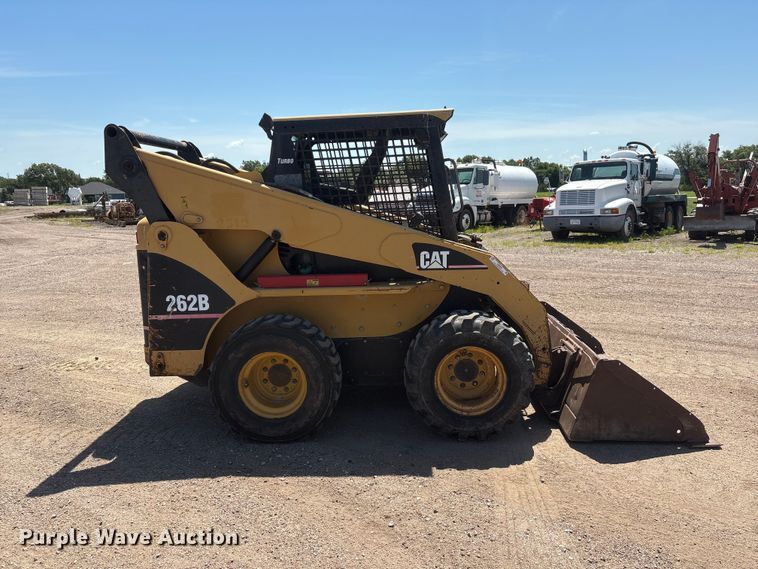 image for item NM9809 2004 Caterpillar 262B skid steer loader