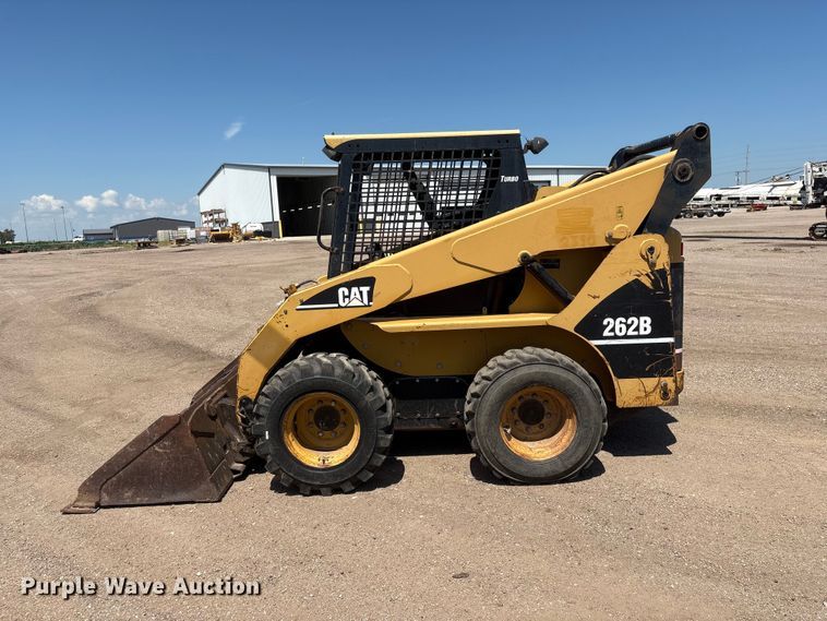 image for item NM9809 2004 Caterpillar 262B skid steer loader
