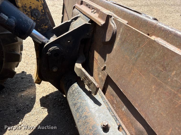 image for item NM9809 2004 Caterpillar 262B skid steer loader