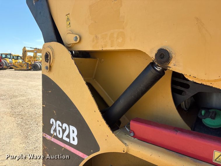 image for item NM9809 2004 Caterpillar 262B skid steer loader