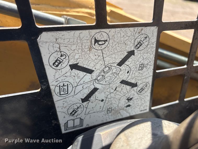 image for item NM9809 2004 Caterpillar 262B skid steer loader