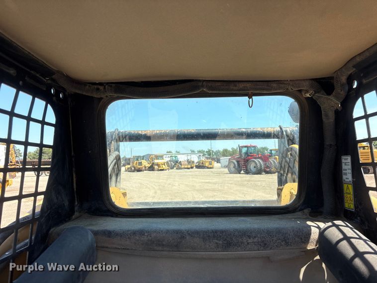 image for item NM9809 2004 Caterpillar 262B skid steer loader
