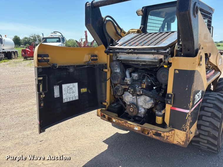 image for item NM9809 2004 Caterpillar 262B skid steer loader