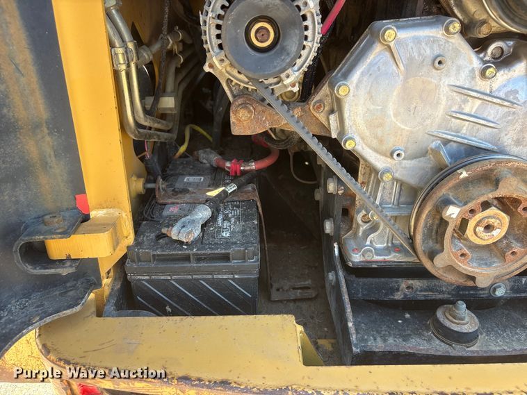image for item NM9809 2004 Caterpillar 262B skid steer loader