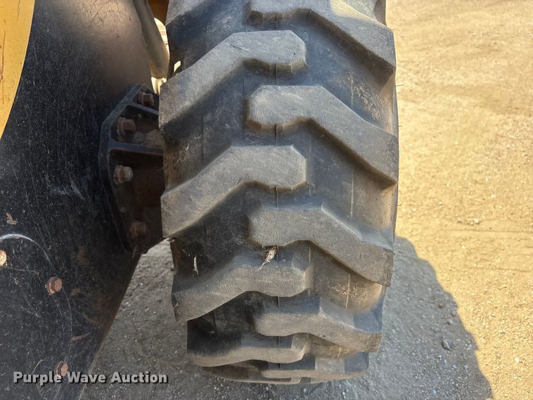 image for item NM9809 2004 Caterpillar 262B skid steer loader