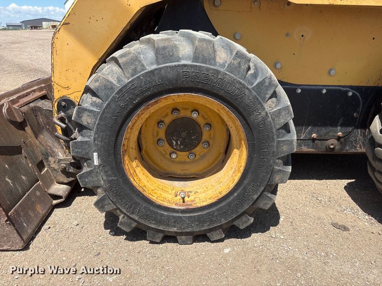 image for item NM9809 2004 Caterpillar 262B skid steer loader