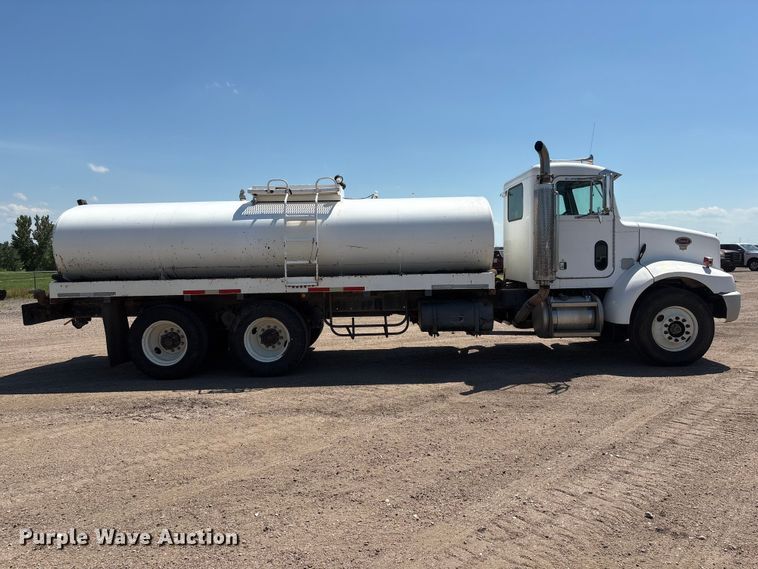 image for item NM9810 2002 Peterbilt 330 Tank truck