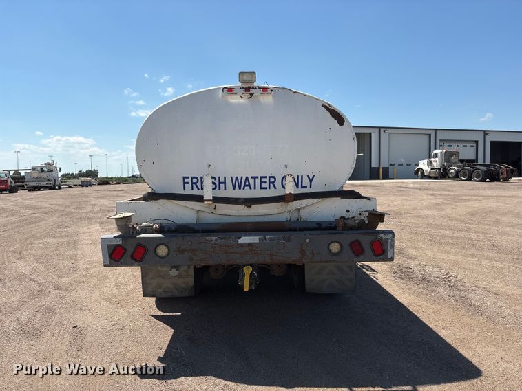image for item NM9810 2002 Peterbilt 330 Tank truck