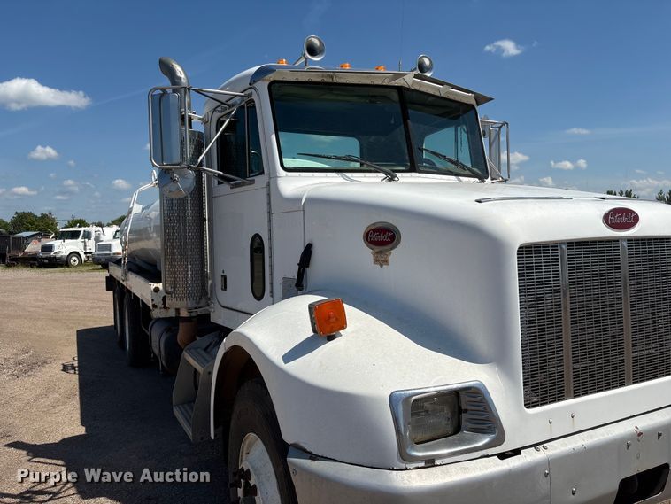 image for item NM9810 2002 Peterbilt 330 Tank truck