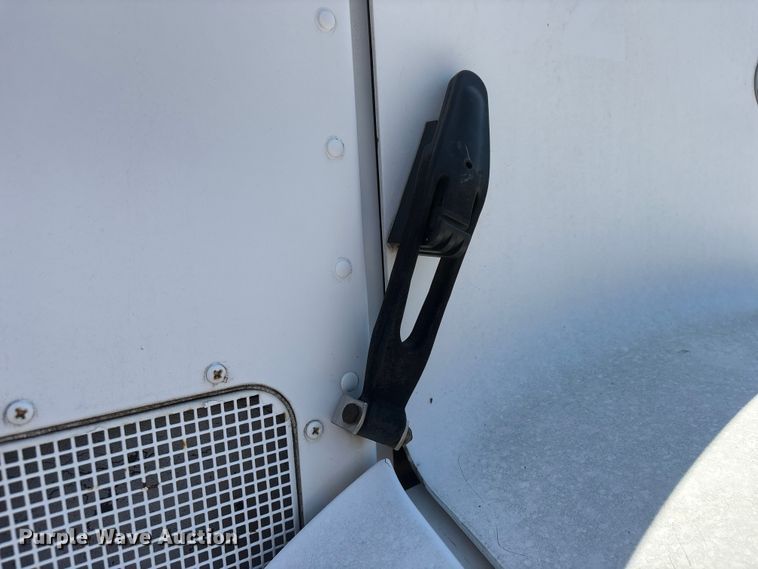image for item NM9810 2002 Peterbilt 330 Tank truck