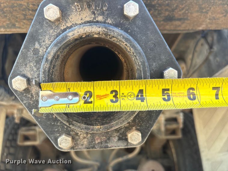 image for item NM9810 2002 Peterbilt 330 Tank truck