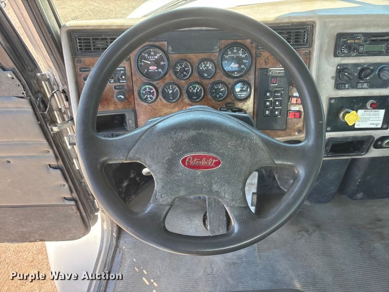 image for item NM9810 2002 Peterbilt 330 Tank truck