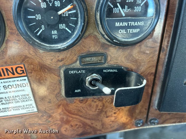 image for item NM9810 2002 Peterbilt 330 Tank truck