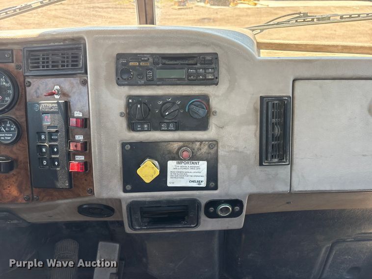 image for item NM9810 2002 Peterbilt 330 Tank truck